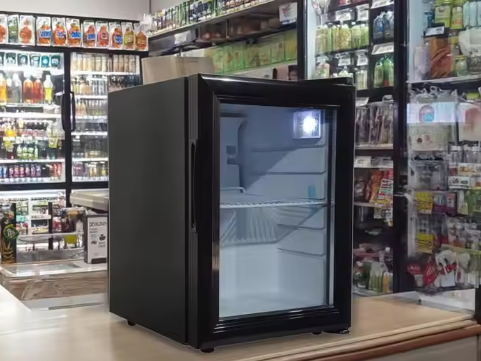 Merkkoeler voor op het aanrecht – Aanpasbare displaykoelkast (330x410x472 mm), inhoud 21 liter