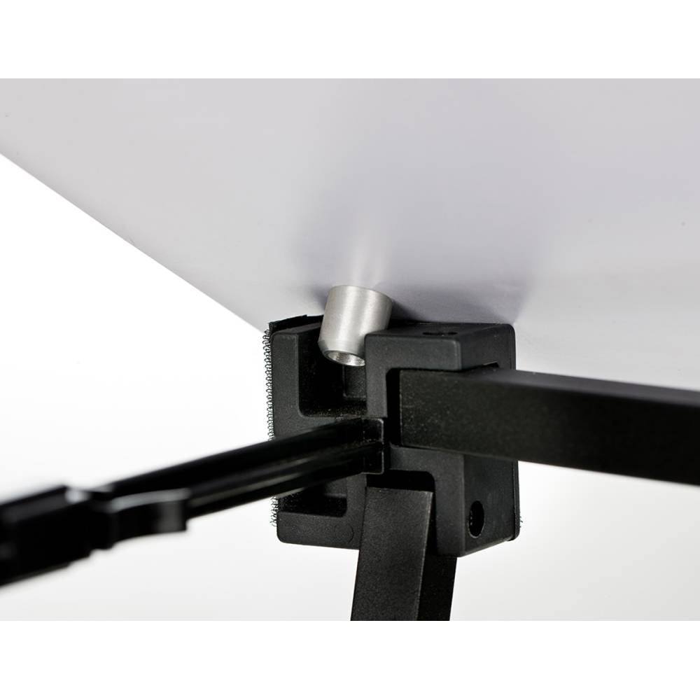 Frame connector detail of the folding fabric counter