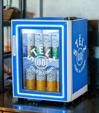 STELZ branded mini-fridge als bar activation materiaal